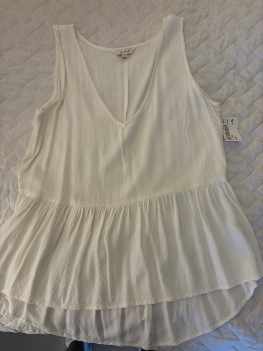Market & Spruce White V-Neck Peplum Tank